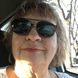 Meet your Posher, Stephany